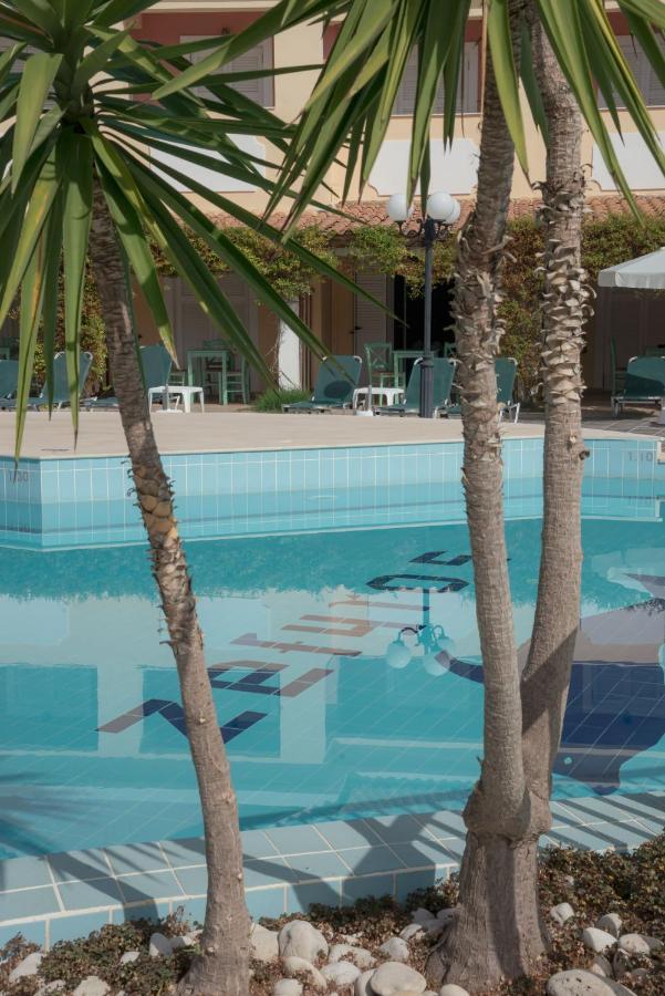 Ecoresort Hotel Zefyros Áyios Kírikos Exterior foto
